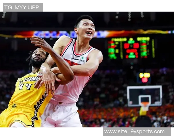 七年前的今天广东男篮球星易建联成功突破CBA万分大关庆祝辉煌成就