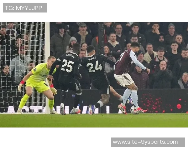 十人巴黎逆转局势埃梅里精准传中助攻门德斯精彩头球破门